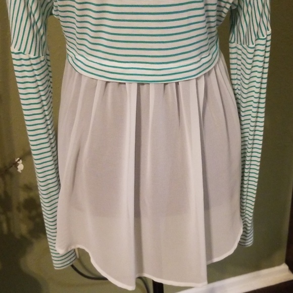 ❤SEXY Aqua and White top/sheer chiffon like detail - Picture 5 of 8